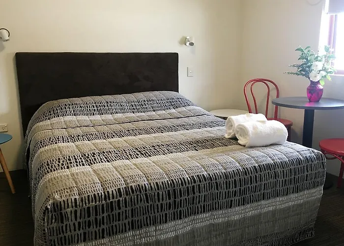 Standard Queen Room