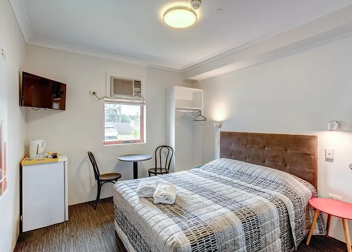Standard Queen Room
